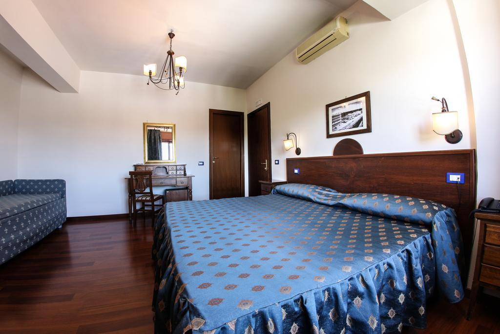 Hotel Max Aversa Exterior photo